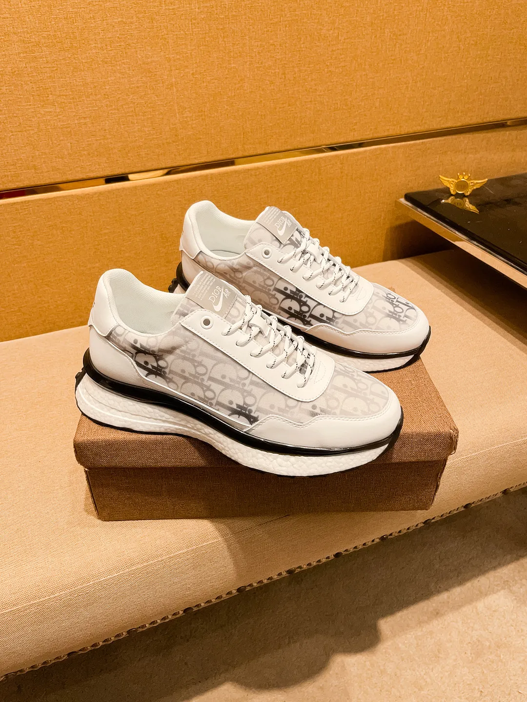 Men's shoes💰 460💰👍【Dior】🔥🔝High-end brand of men's shoes Official website 1:1 latest masterpiece: The upper is made of Italian imported first-layer cowhide🔥Official website original special technical cloth fabric matching🔥Original comfortable and breathable lining➕Original designated anti-slip outsole🔥Make walking more convenient and comfortable! An exclusive new model, a stunning work, a beautiful 1:1 replica [color] compared to the official quality! Create a fashionable personality to set off your uniqueness! A must-have for trendy men! 🔥, sizes: 38-44. color:.     2⃣️colors available🔥